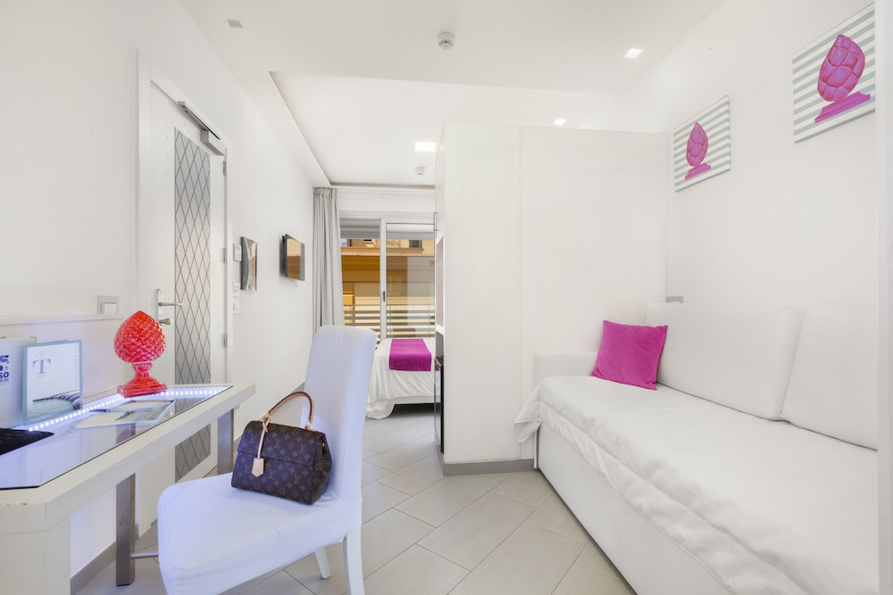 Tasso Suites 3
