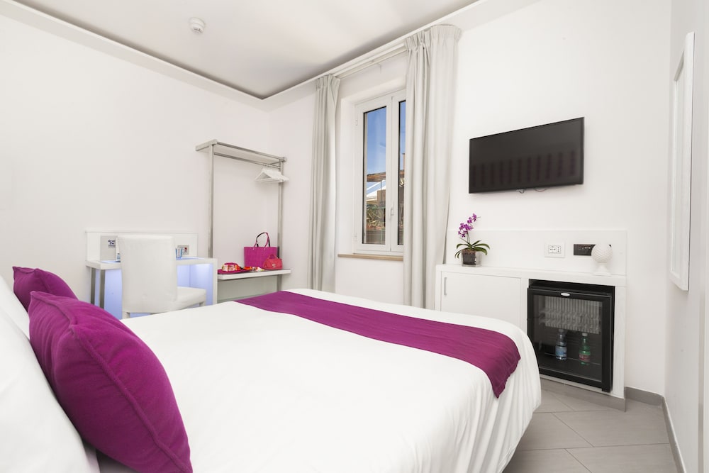 Tasso Suites 7