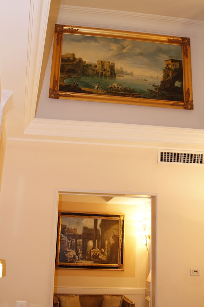 Boutique Hotel Trevi 10