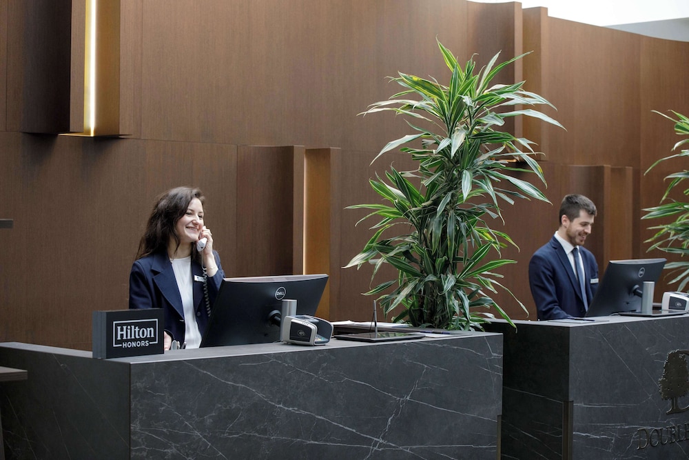 Doubletree by Hilton Milan 9