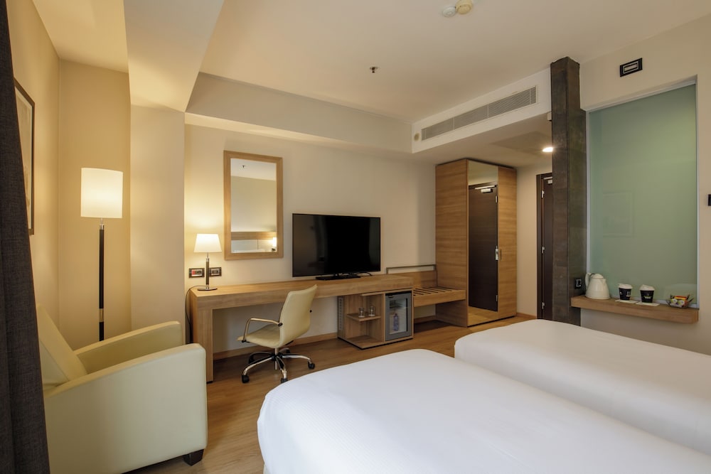 Doubletree by Hilton Milan 12