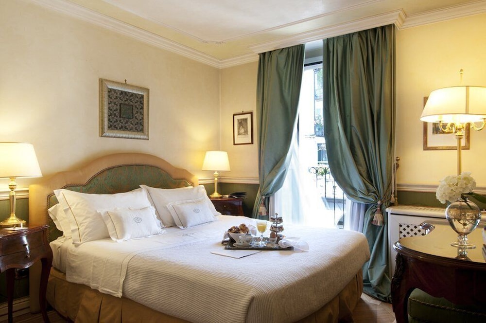 Petit Palais Hotel de Charme 13