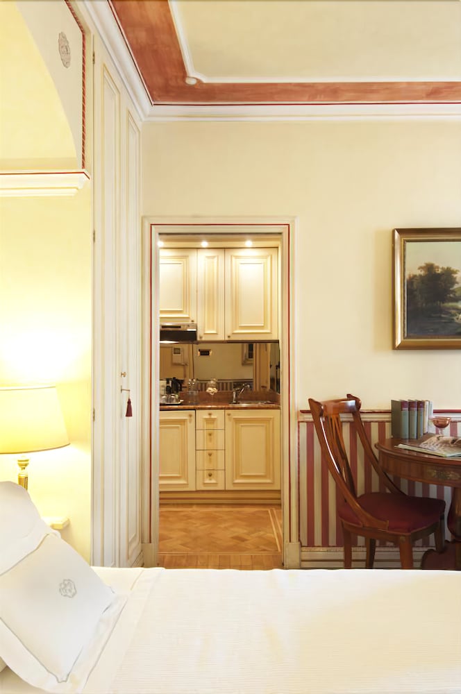 Petit Palais Hotel de Charme 8