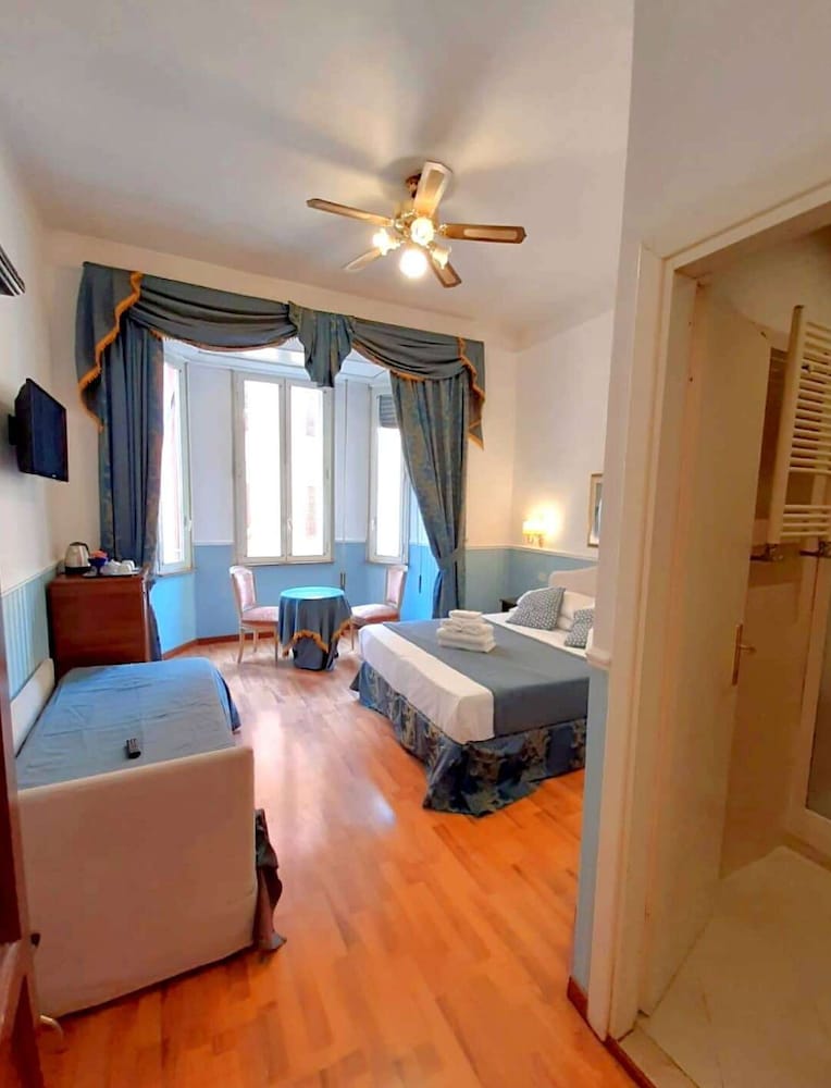 Hotel Porta Pia 6