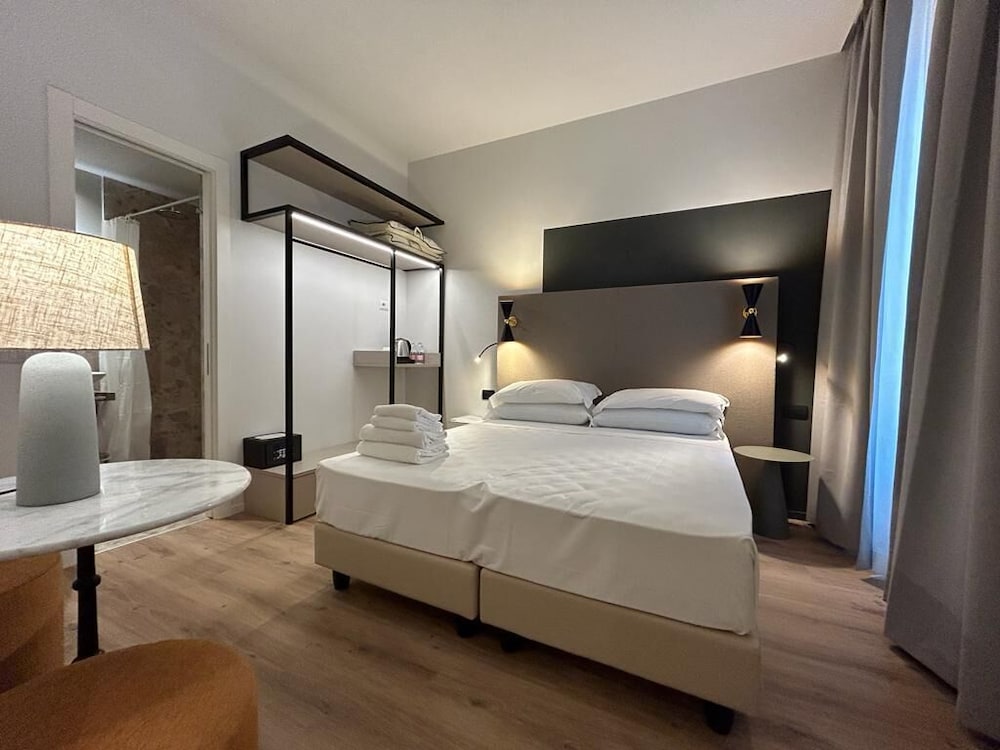 Hotel Porta Pia 22