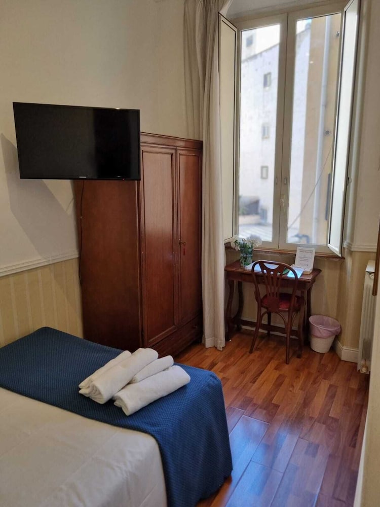 Hotel Porta Pia 20