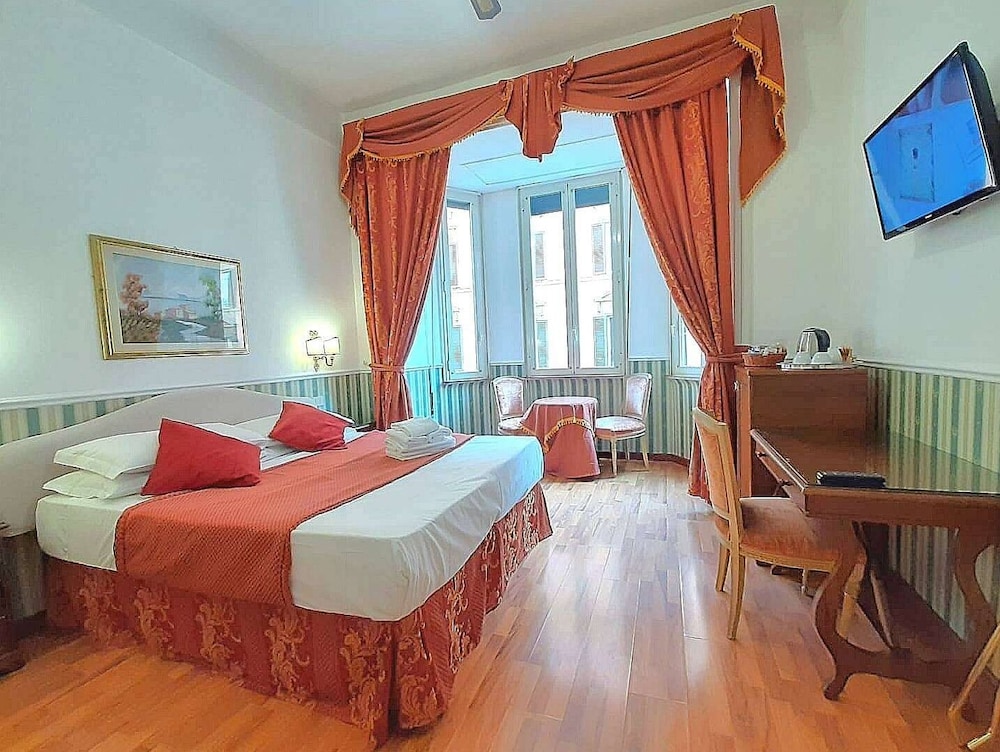Hotel Porta Pia 10