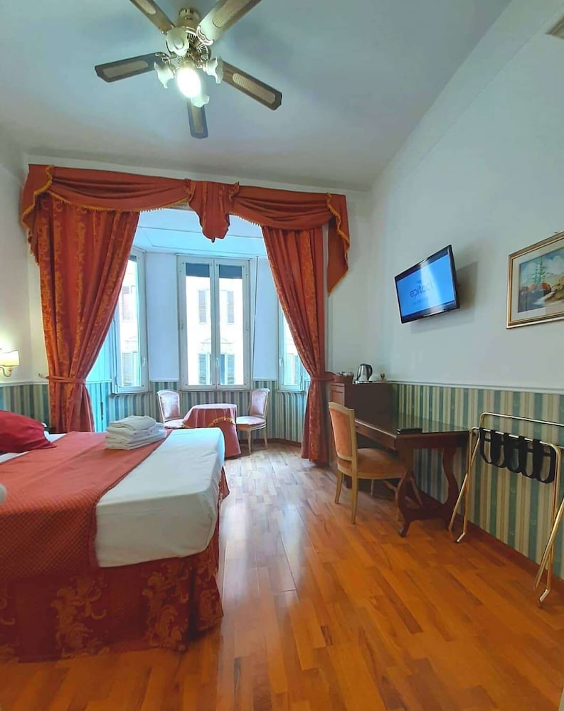 Hotel Porta Pia 18