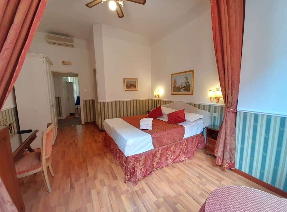 Hotel Porta Pia 14