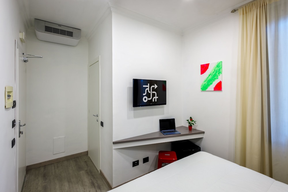 Crossroad Hotel 13