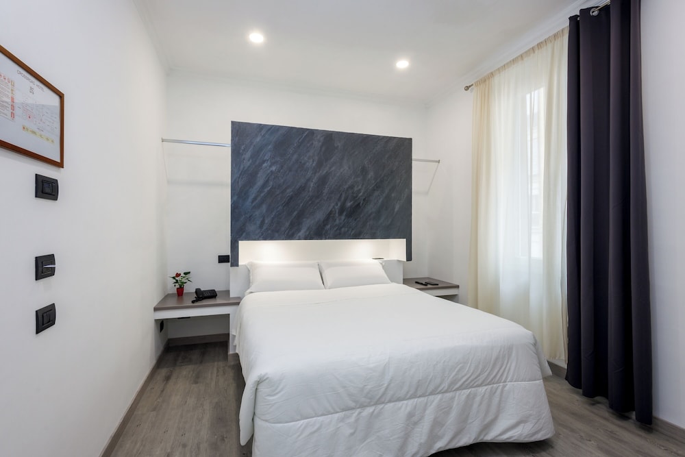 Crossroad Hotel 18