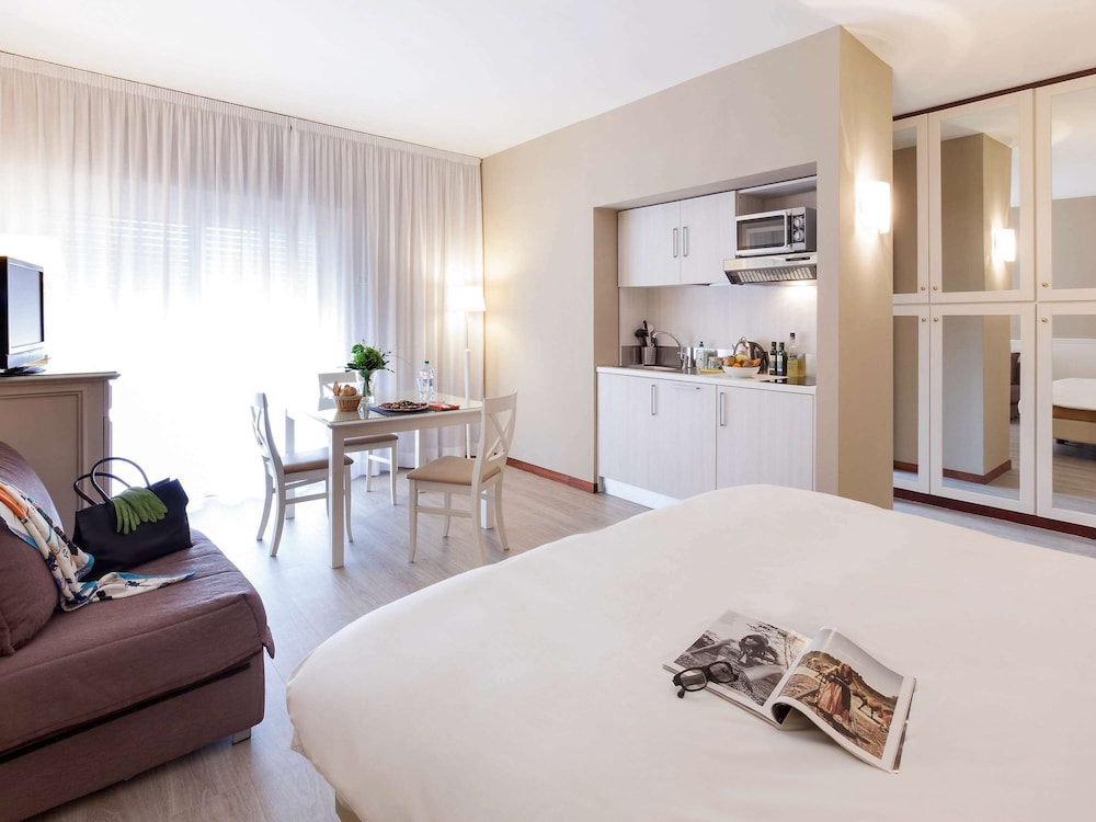 Aparthotel Adagio Rome Vatican 11