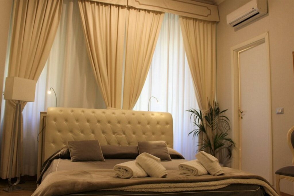 Domus Via Veneto 13