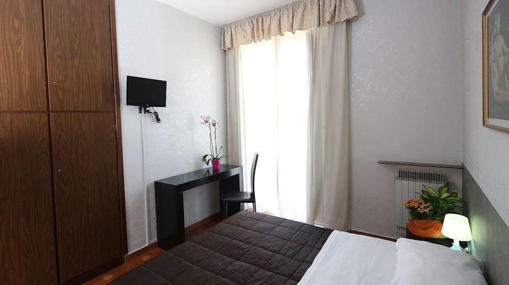 Hotel Roma Room 14