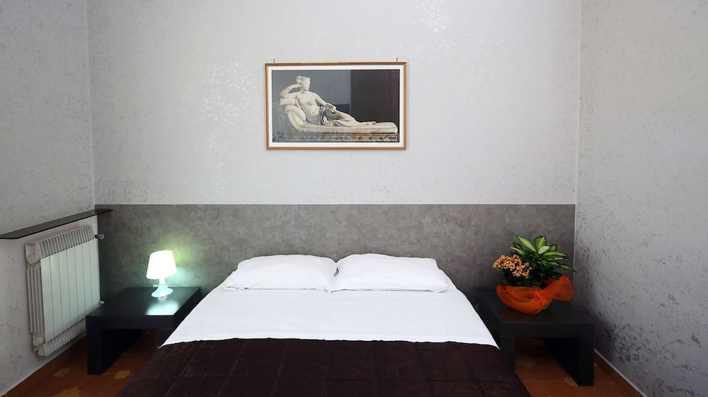 Hotel Roma Room 10