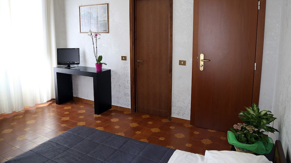 Hotel Roma Room 24