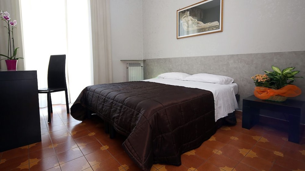Hotel Roma Room 12