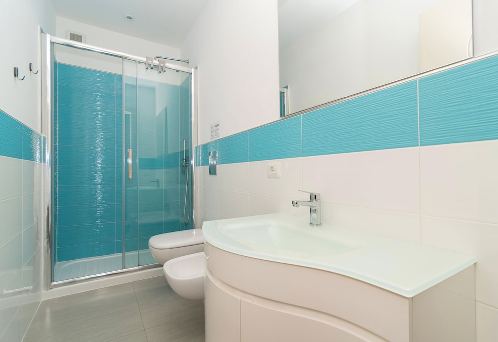 Emily Suites 16