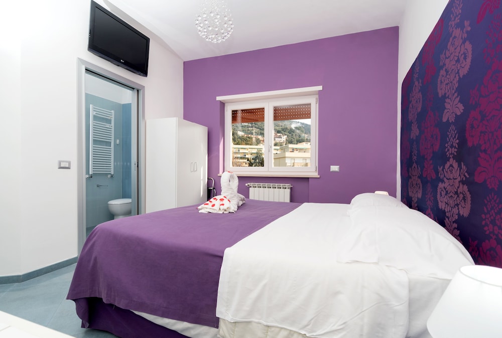 Emily Suites 8