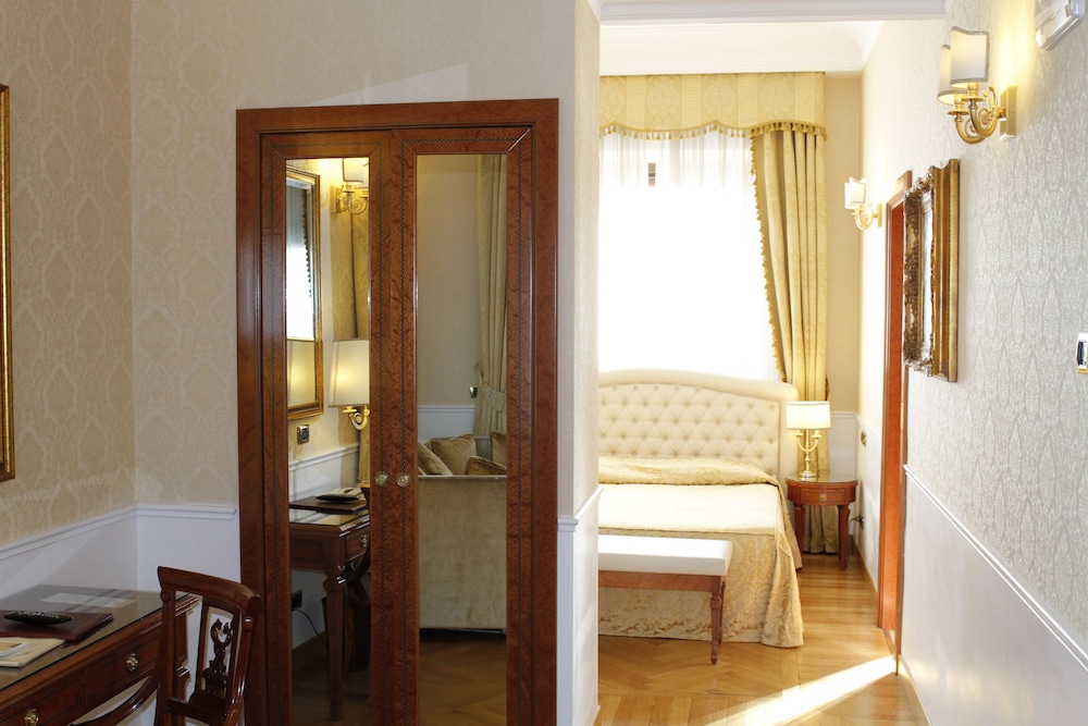 Hotel Villa Pinciana 10