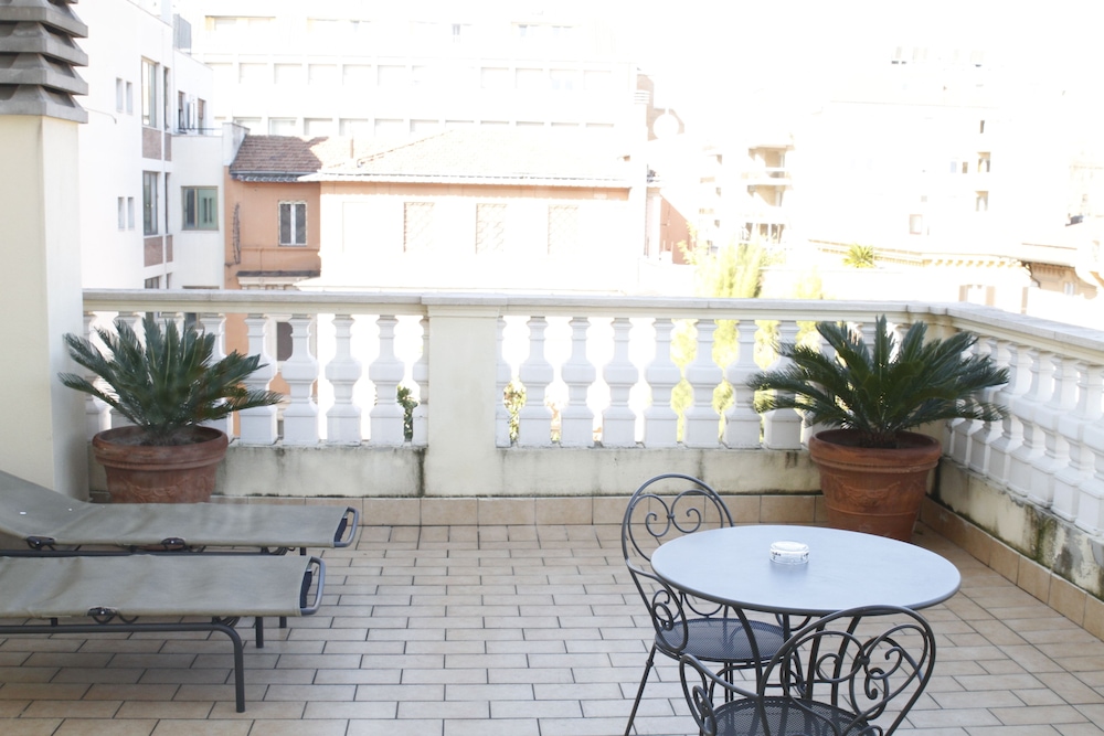 Hotel Villa Pinciana 23