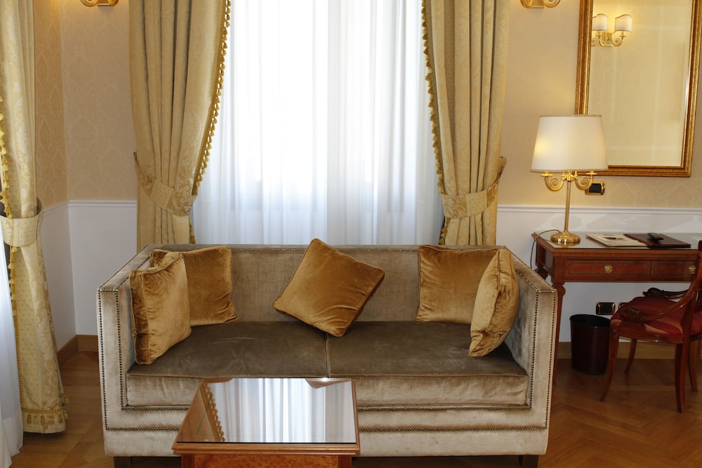 Hotel Villa Pinciana 18