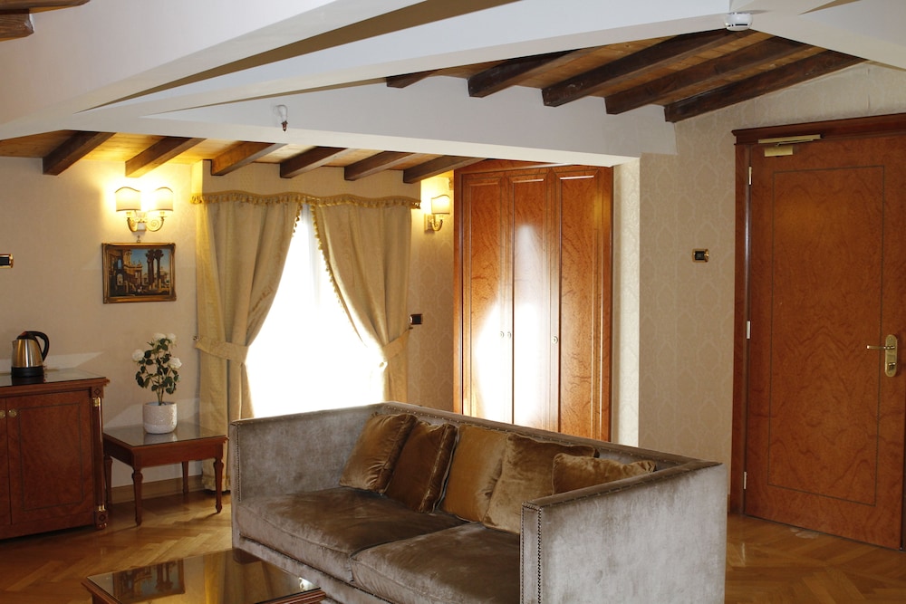 Hotel Villa Pinciana 22