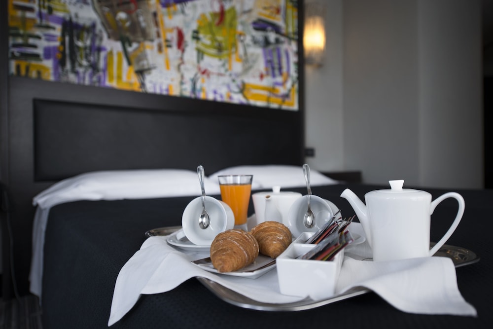Hotel Twenty One 1