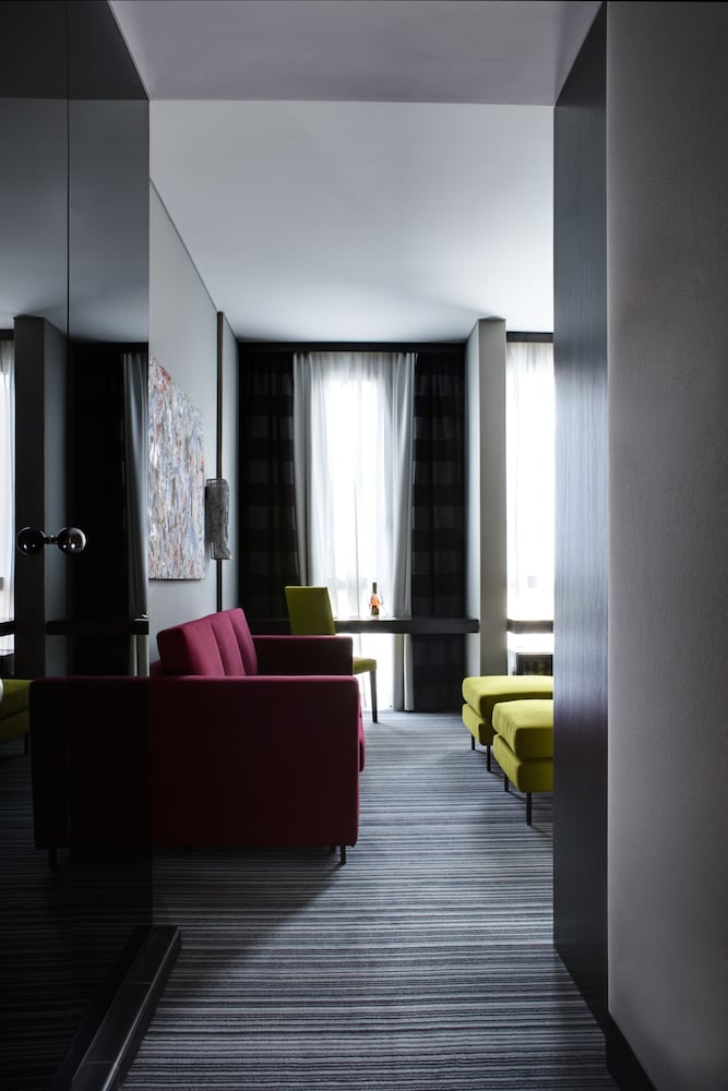 Hotel Twenty One 12