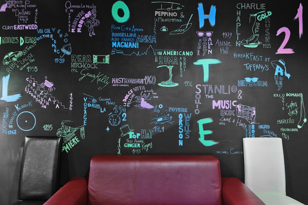 Hotel Twenty One 3