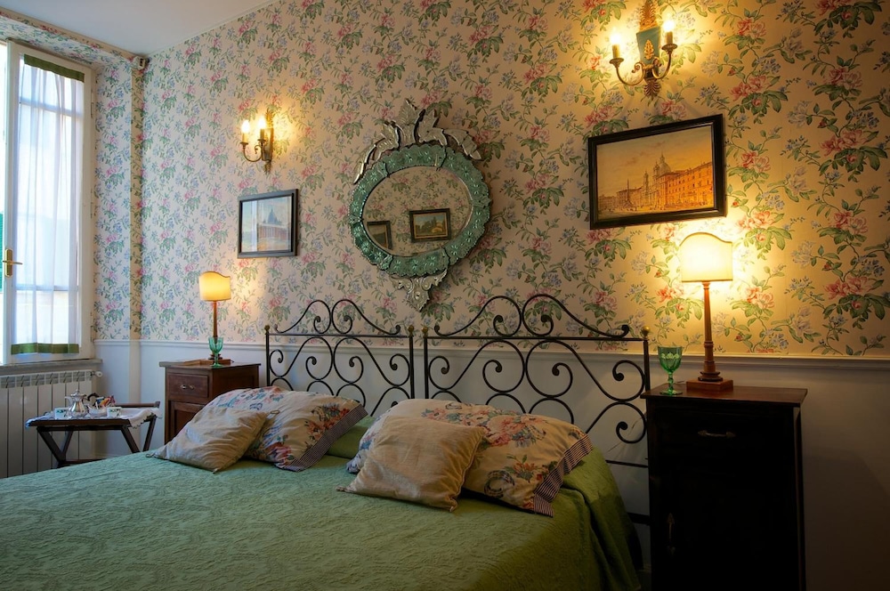 Guest House Arco Dei Tolomei 18