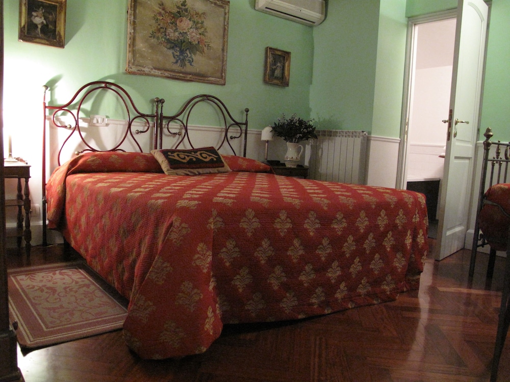 Guest House Arco Dei Tolomei 8