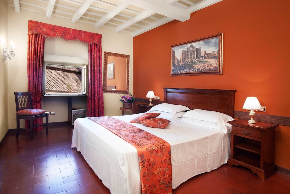 Pantheon Inn 6