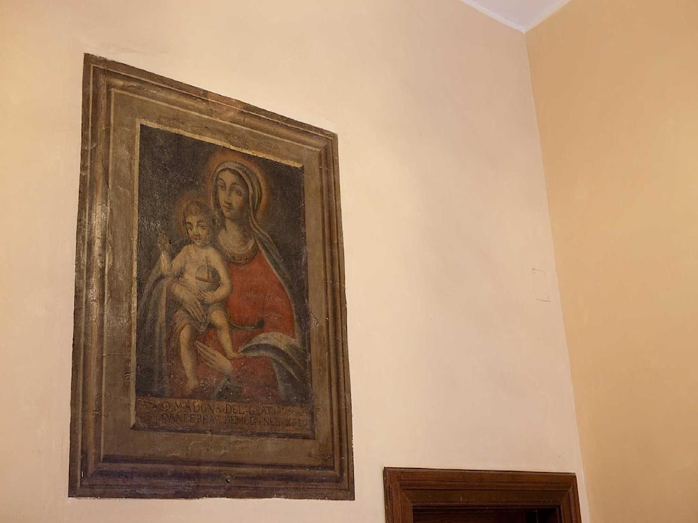 Pantheon Inn 12