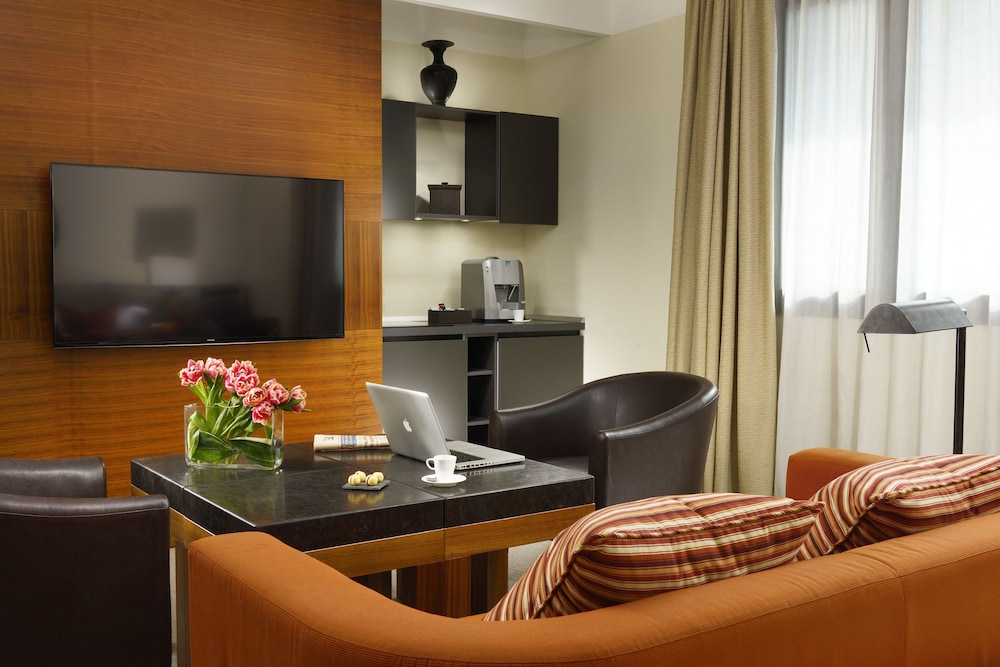 Milan Suite Hotel 9