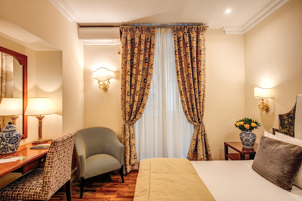 Hotel Cortina Rome 18