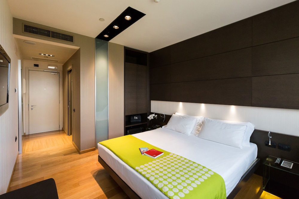 The Hub 23