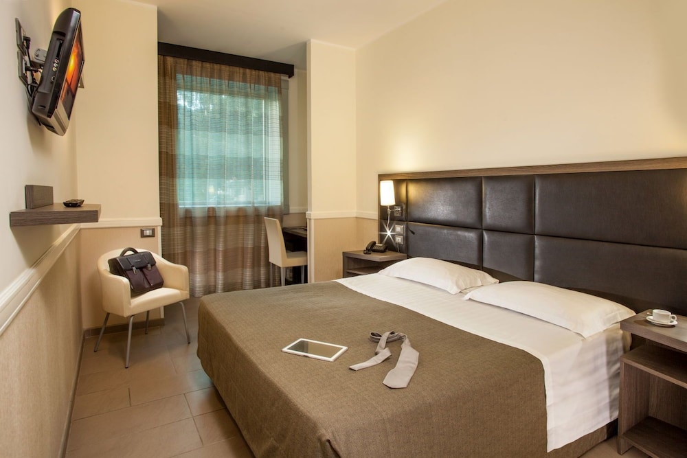 Hotel Artis 7