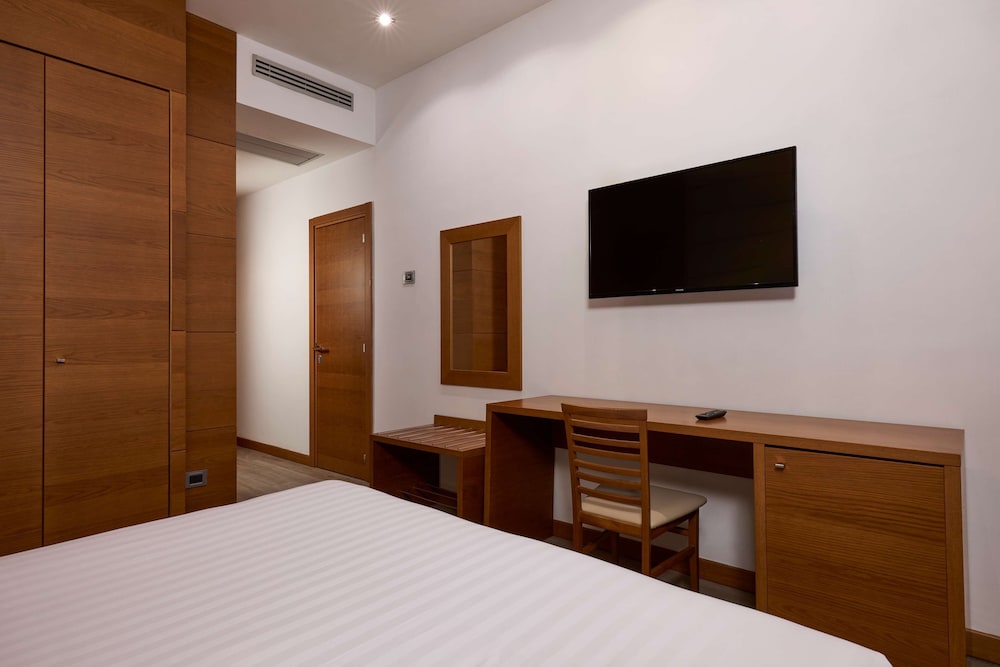 Occidental Aurelia 12