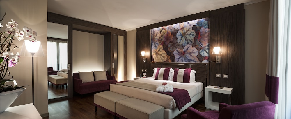 Ramada Plaza by Wyndham Milano 8