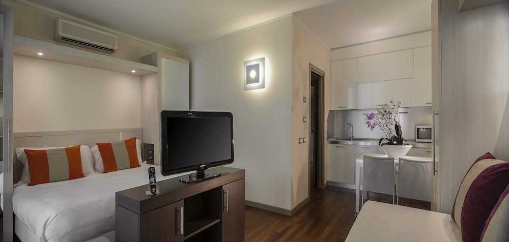 Ramada Plaza by Wyndham Milano 13