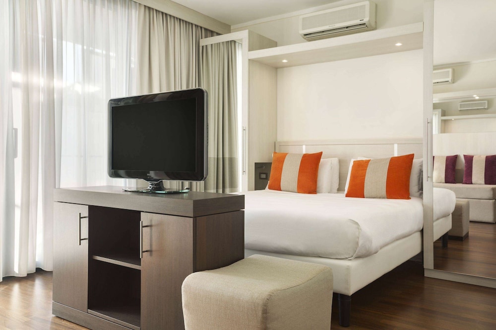 Ramada Plaza by Wyndham Milano 23