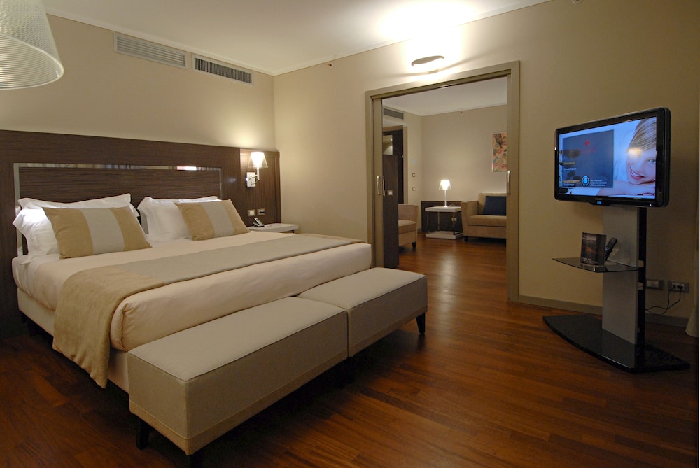 Ramada Plaza by Wyndham Milano 10