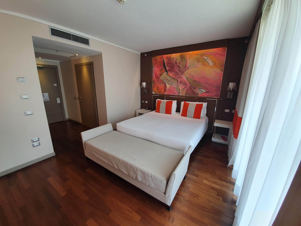 Ramada Plaza by Wyndham Milano 17