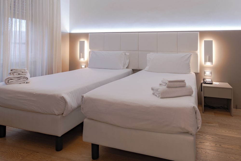 Mercure Milano Solari 12