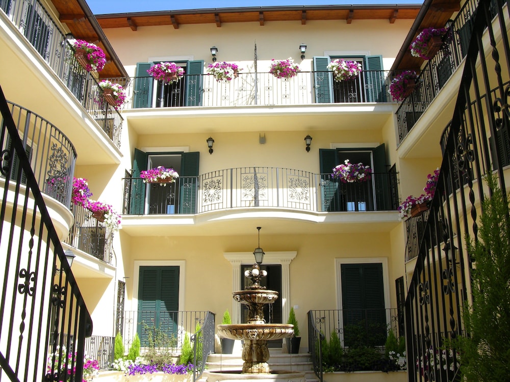 Aurelia Vatican 1