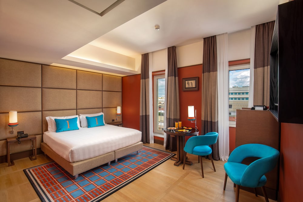 The Independent Hotel 14