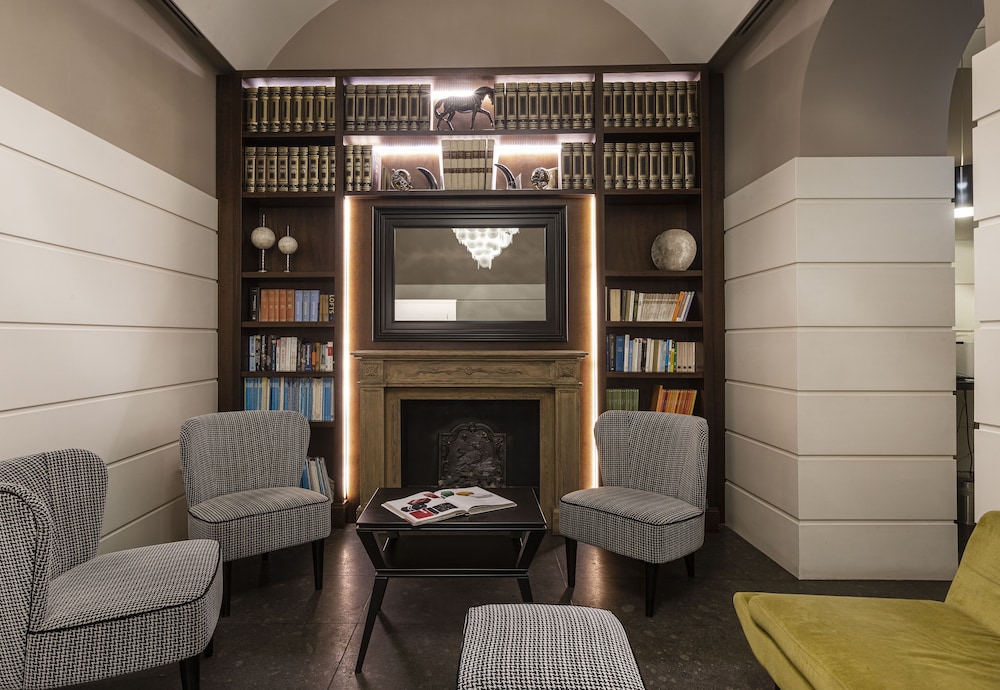 The Independent Hotel 5