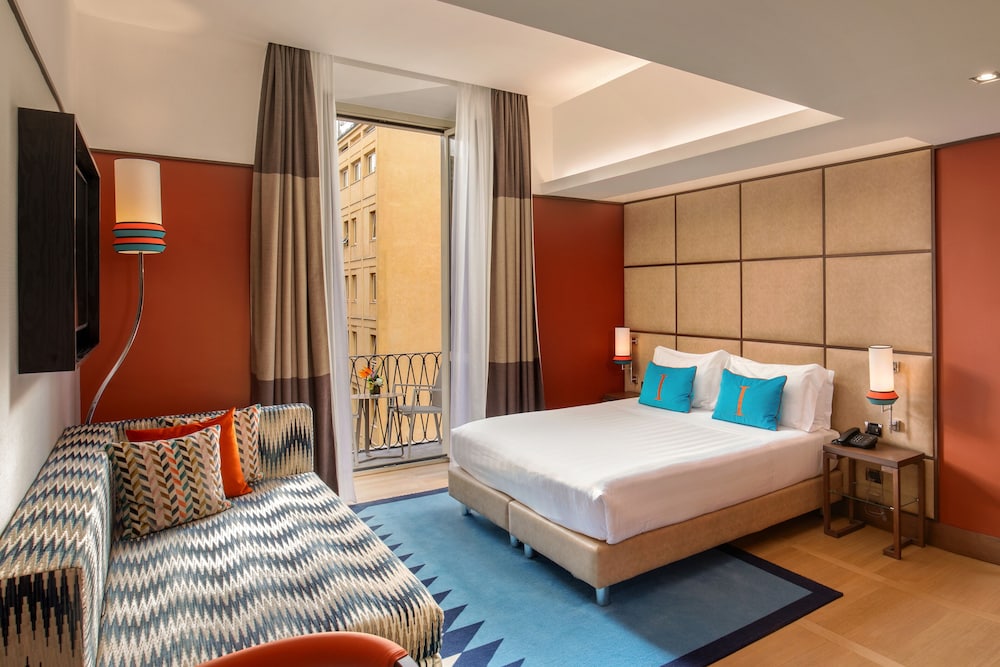 The Independent Hotel 9