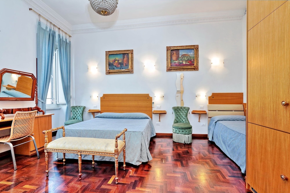 Sonnino Suite 13